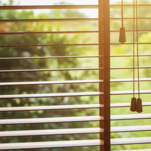 tenda veneziana in legno bagno