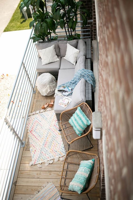 arredamento per un grande balcone