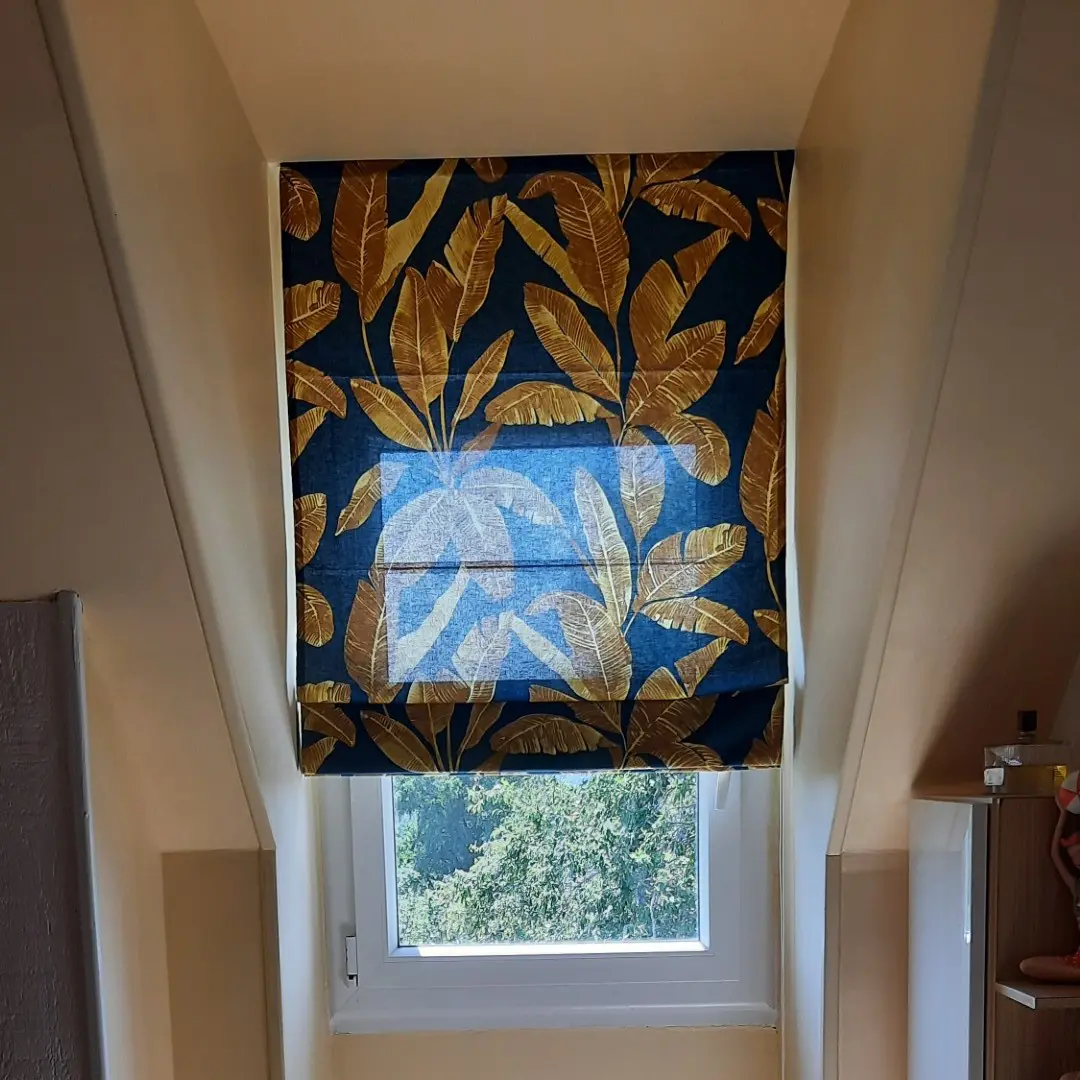 Tende a pacchetto a motivi floreali Belize blu camera da letto