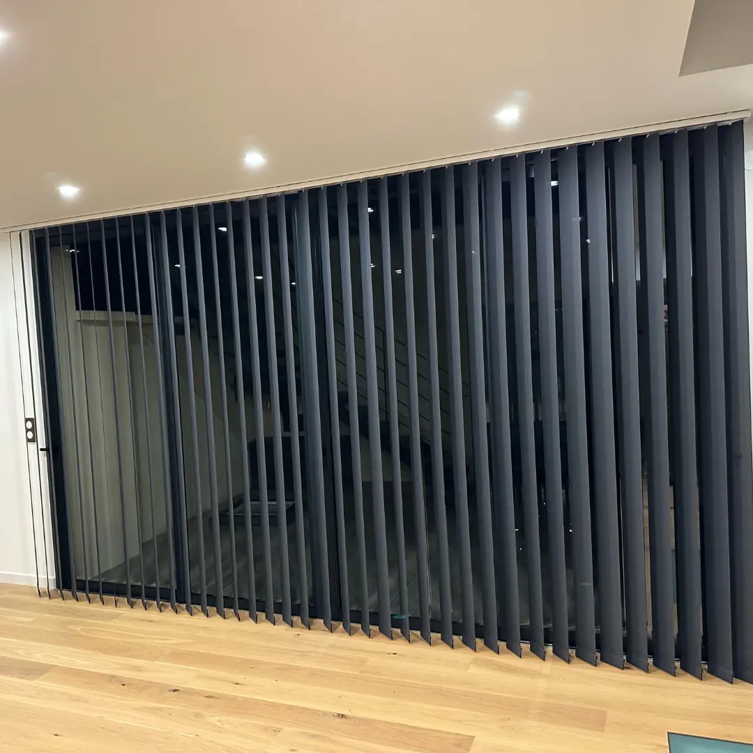 Tenda verticale anti-calore antracite - aperta