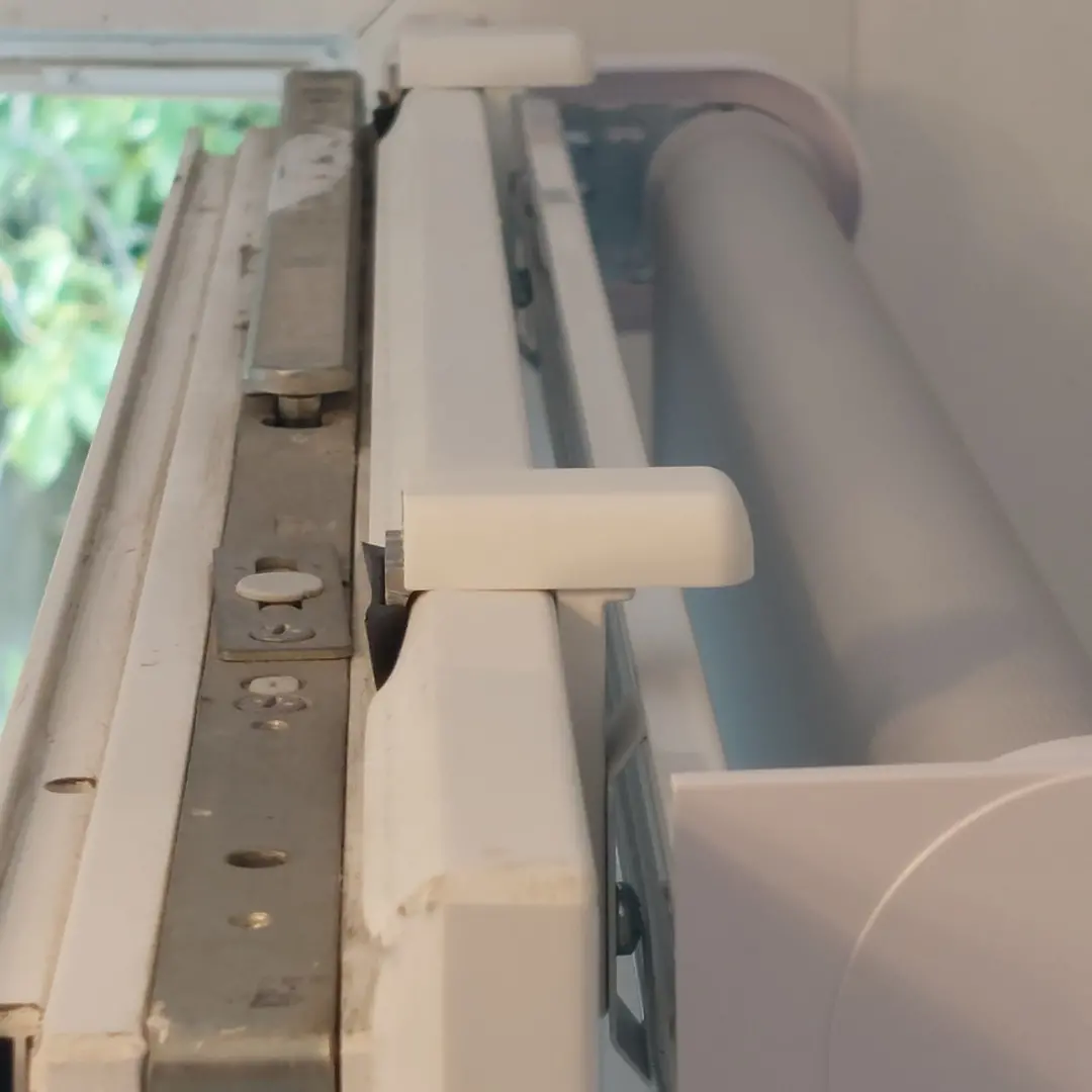 Tende a rullo termiche approfondimento sull'installazione senza forature