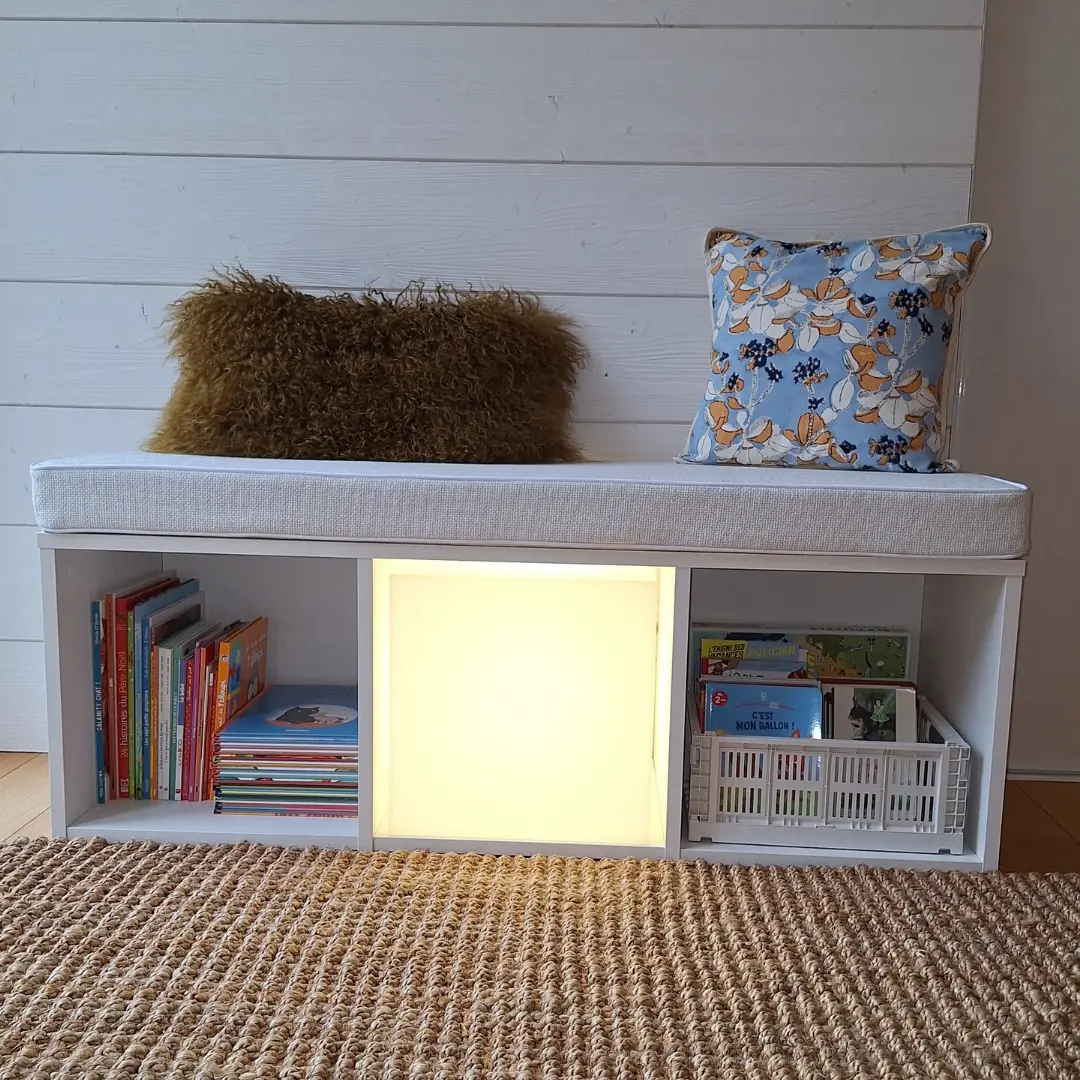 Cuscino per panca interna in rete bianca angolo lettura frontale