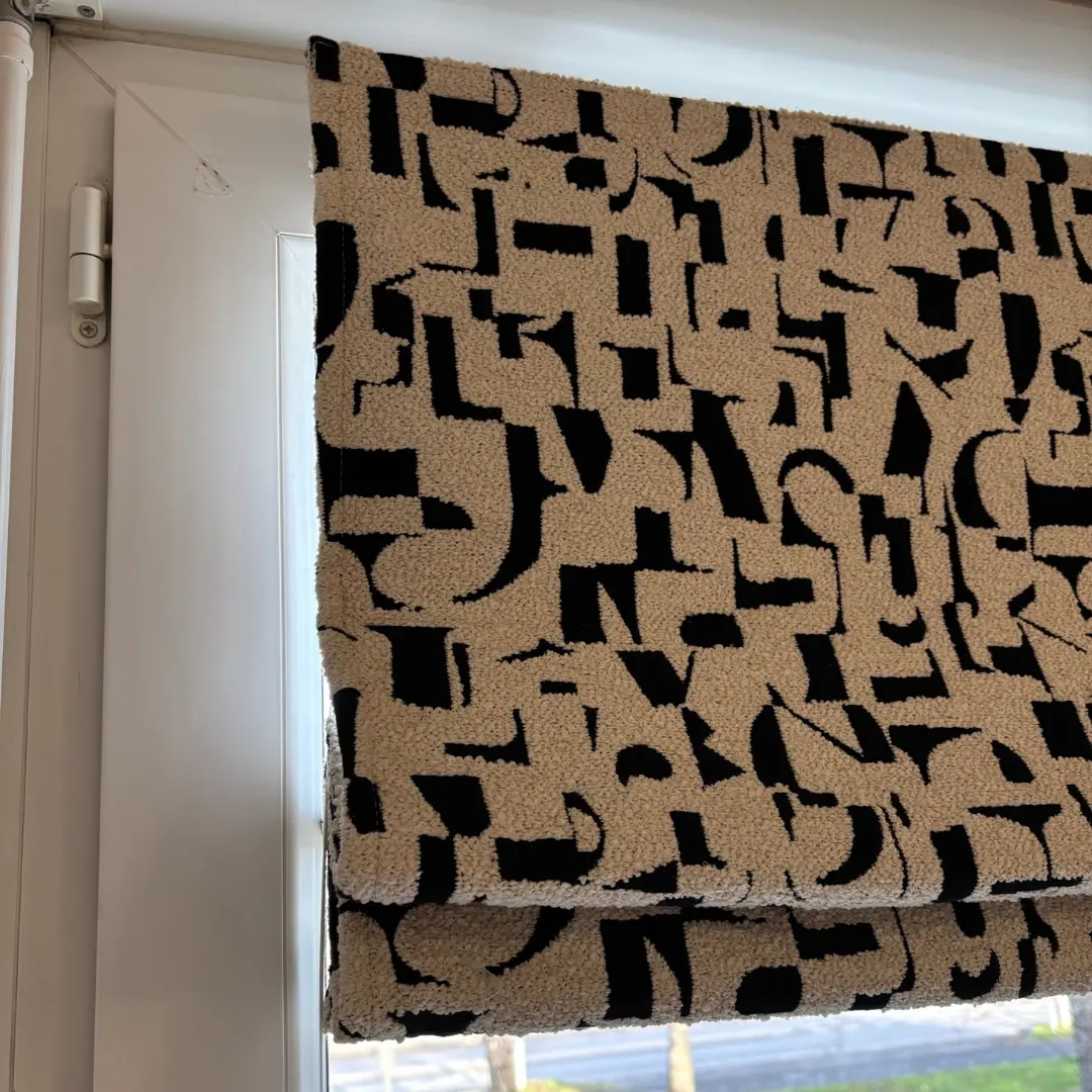 Store bateau à motifs géométriques - de près