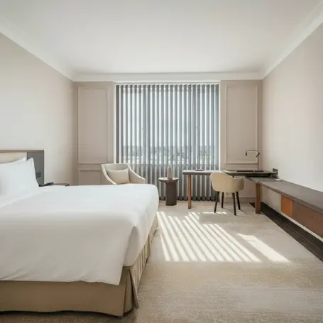 tenda a bande verticali termiche in tessuto ignifugo bianco su misura